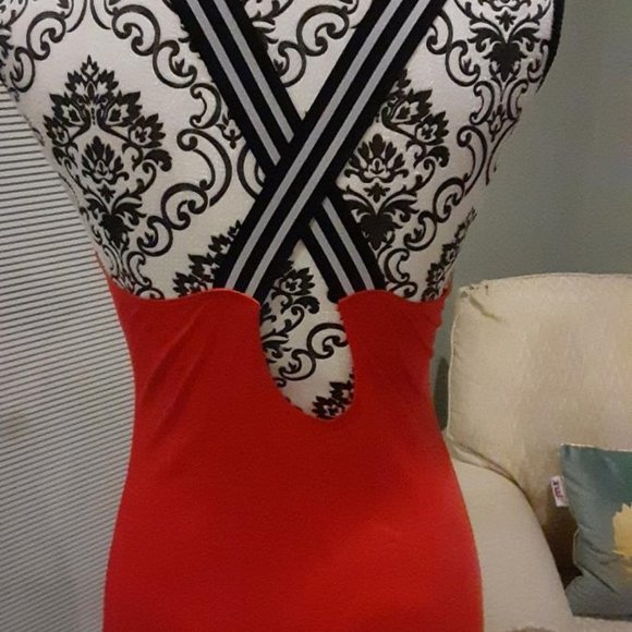 Stretch cross back bodysuits red/gray NWOT - Picture 4 of 10